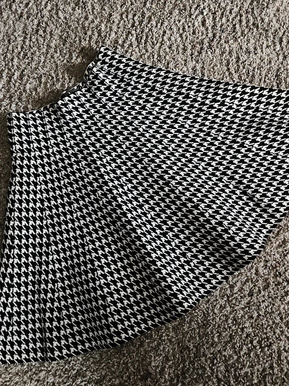 LULU'S Houndstooth Skater Skirt NWOT - Picture 1 of 5
